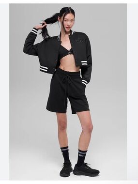 ALO Yoga HIGH-WAIST EASY
SWEAT SHORT